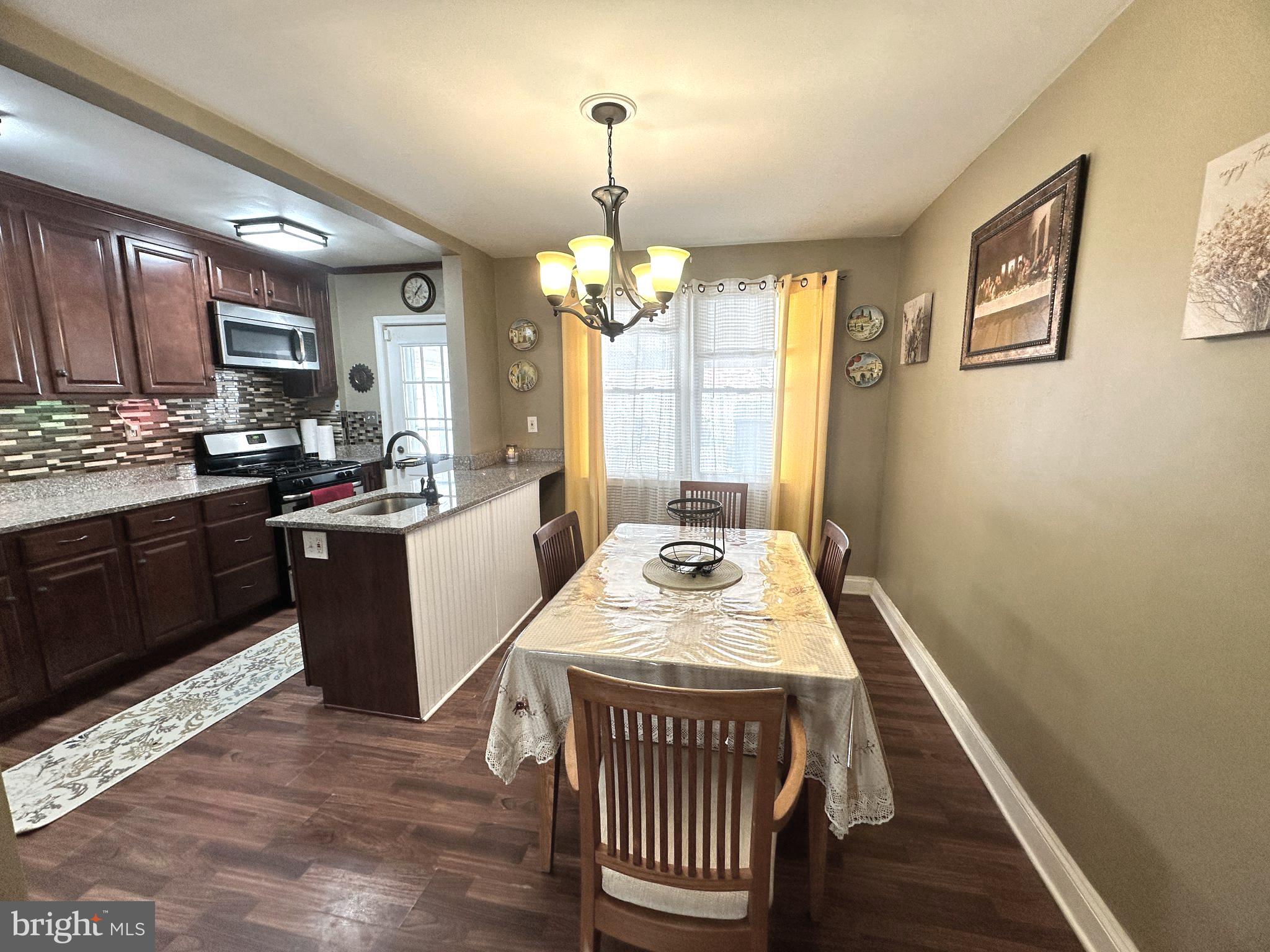 MERRITT HOMES - Residential