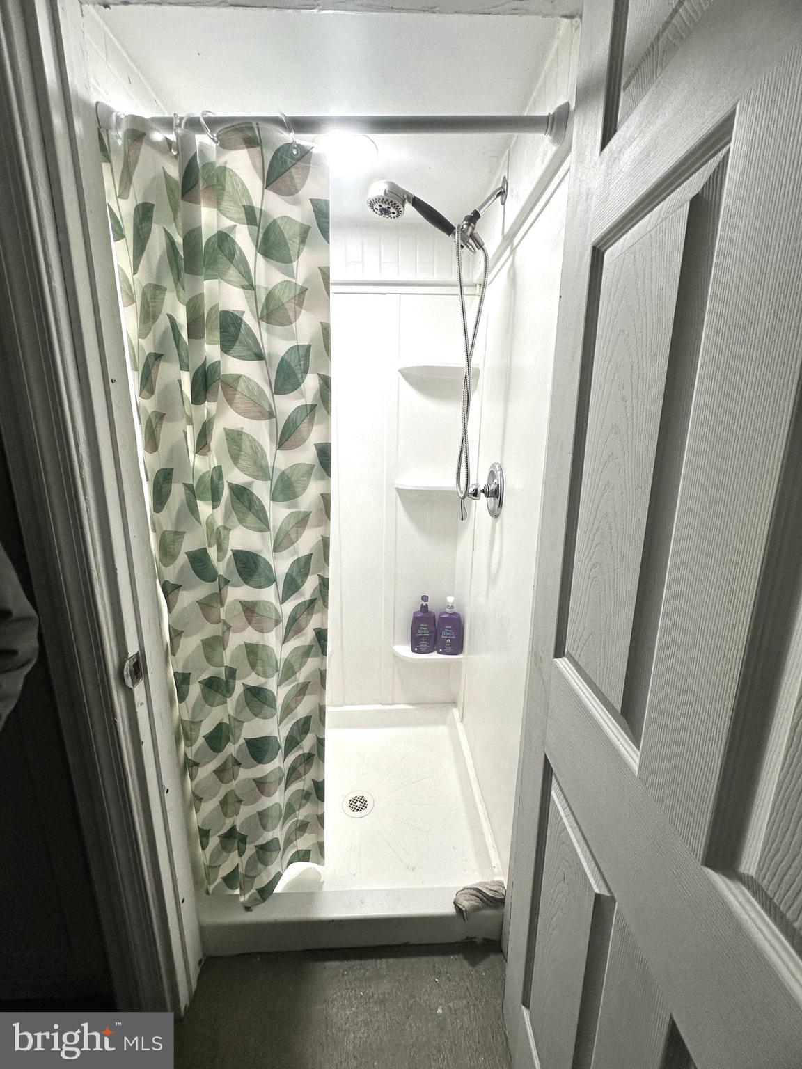 MERRITT HOMES - Residential