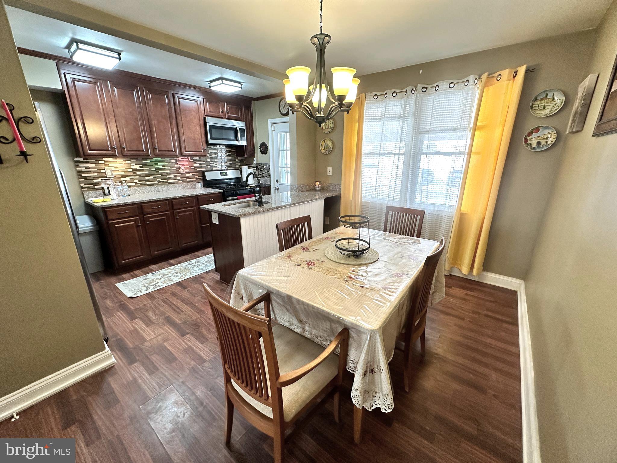 MERRITT HOMES - Residential