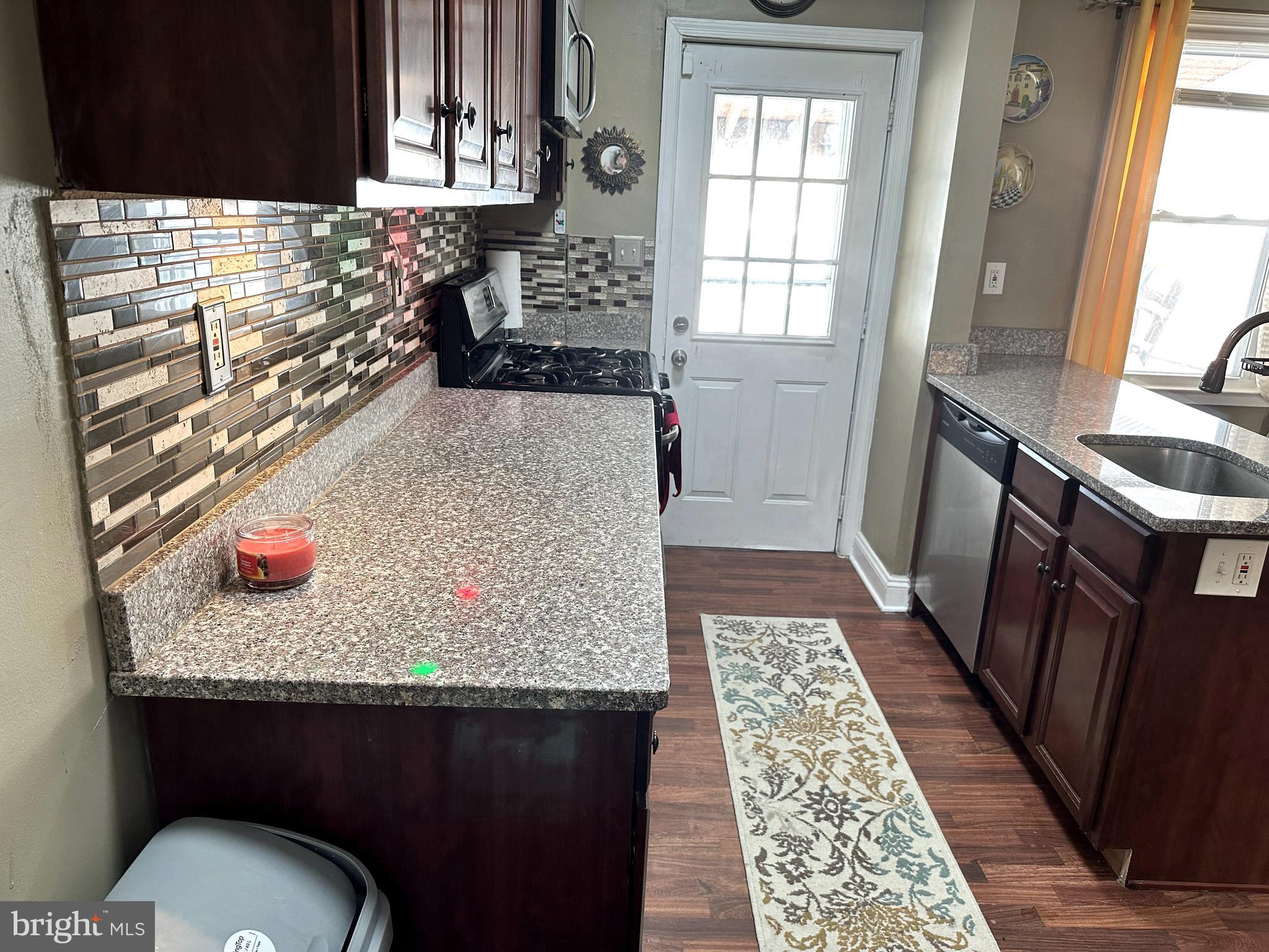 MERRITT HOMES - Residential