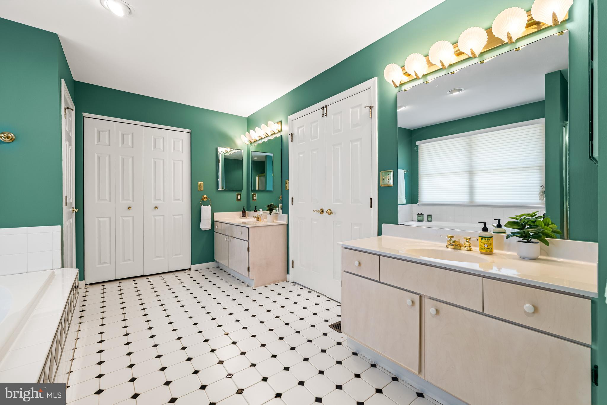 LONGFIELD ESTATES - Residential