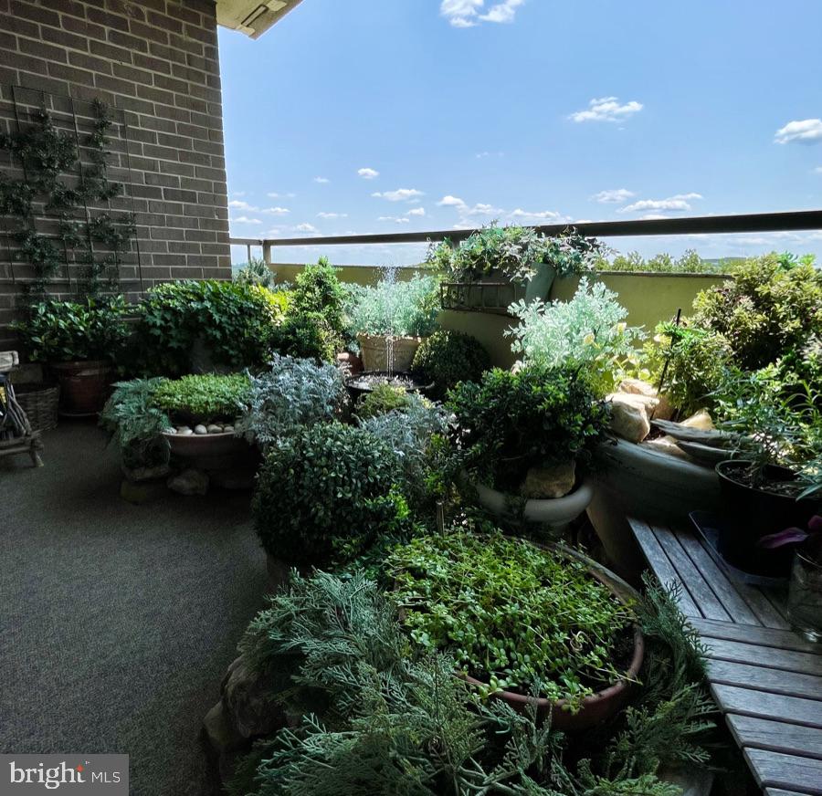 REGENCY AT MCLEAN - Residential