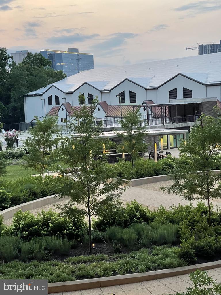 REGENCY AT MCLEAN - Residential