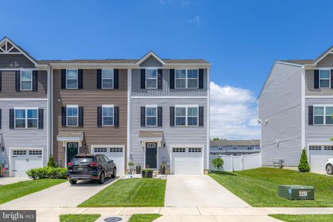 33 BURR STREET WILLIAMSTOWN NJ 08094