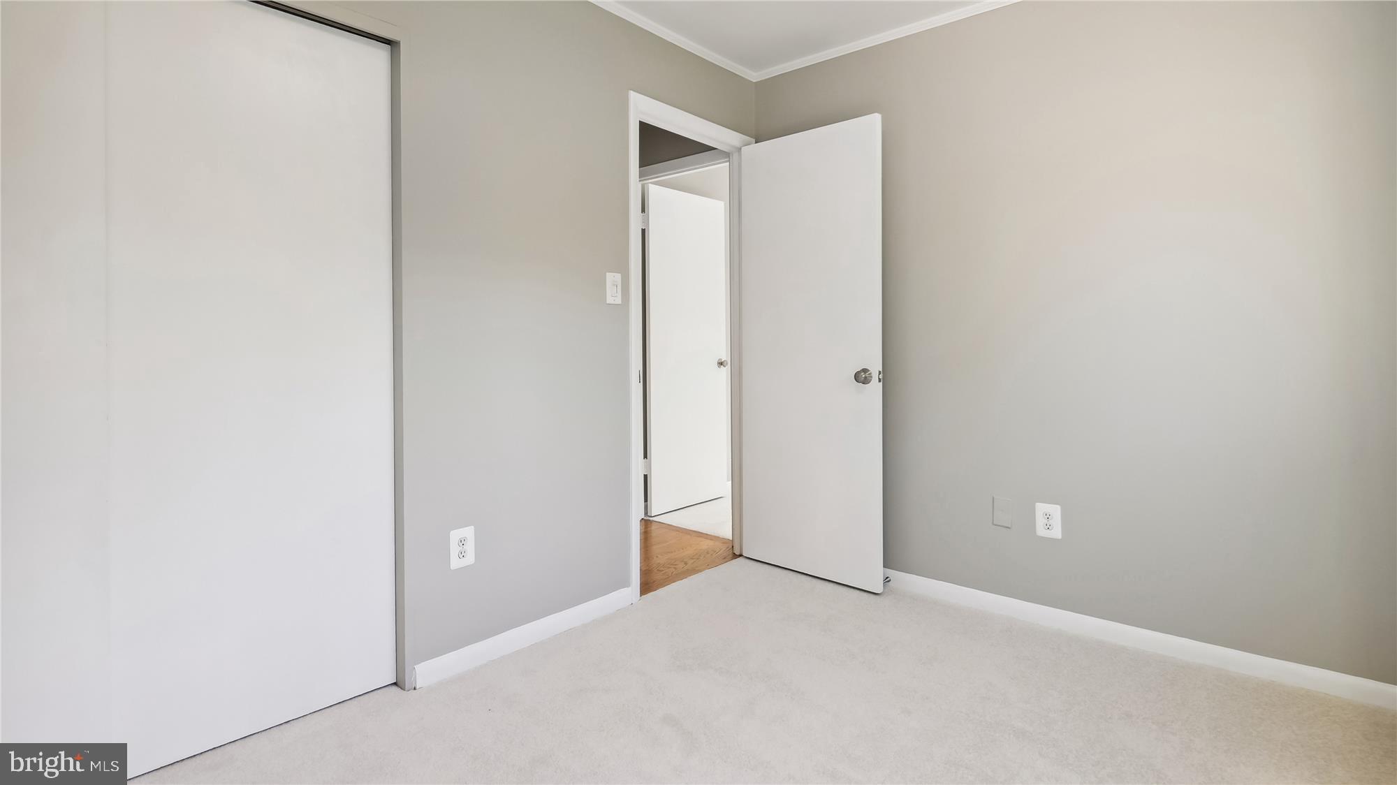 FOX MILL WOODS - Residential