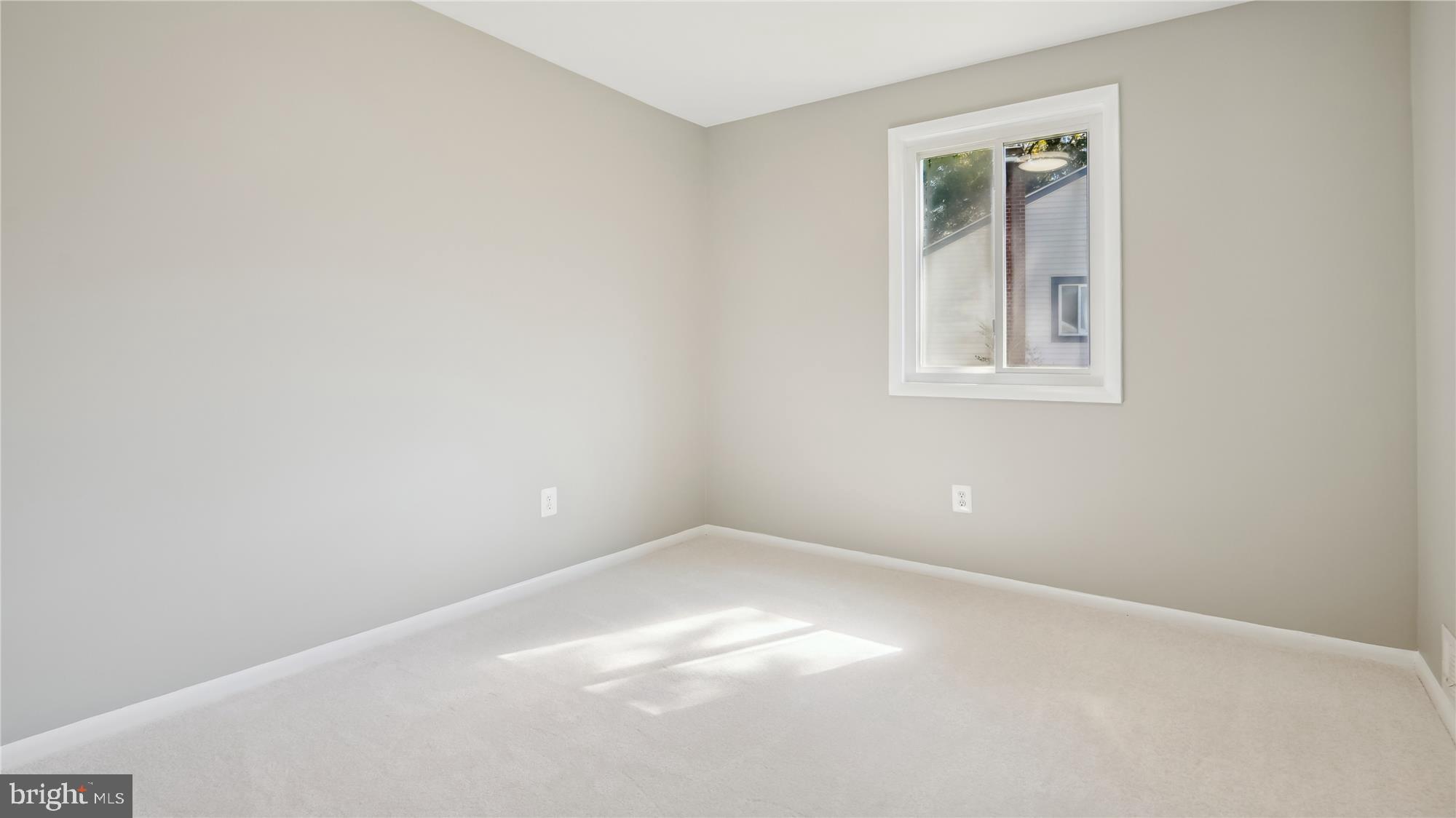 FOX MILL WOODS - Residential