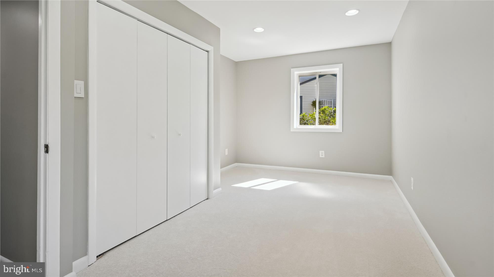 FOX MILL WOODS - Residential