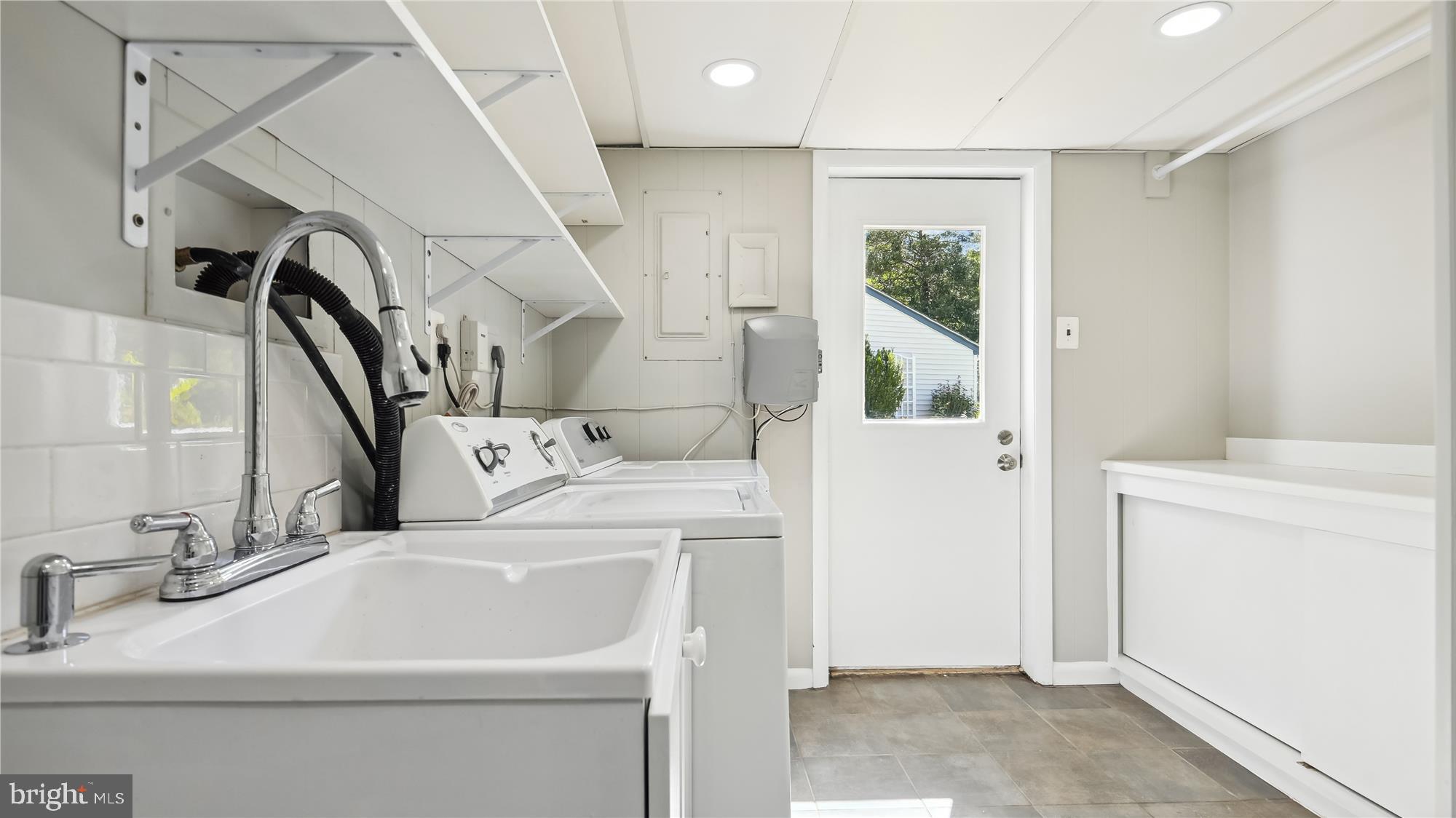 FOX MILL WOODS - Residential