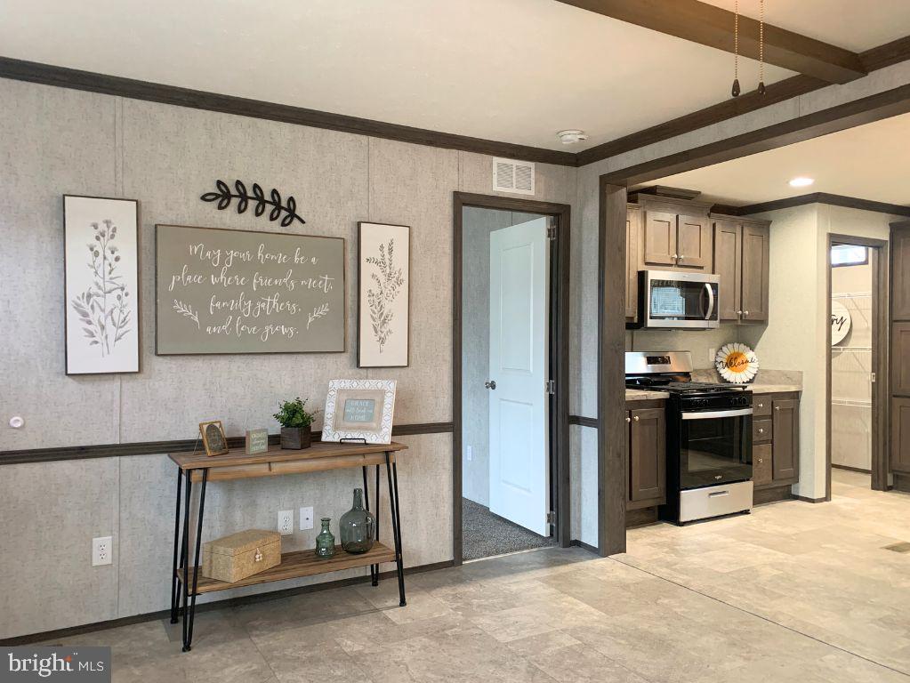 CEDAR MANOR - Residential