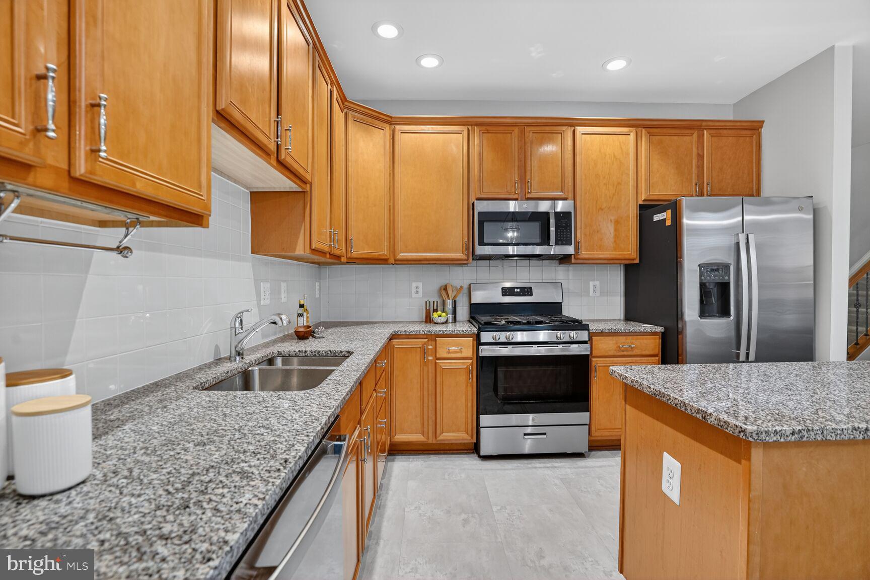 DOMINION VALLEY COUNTRY CLUB - Residential