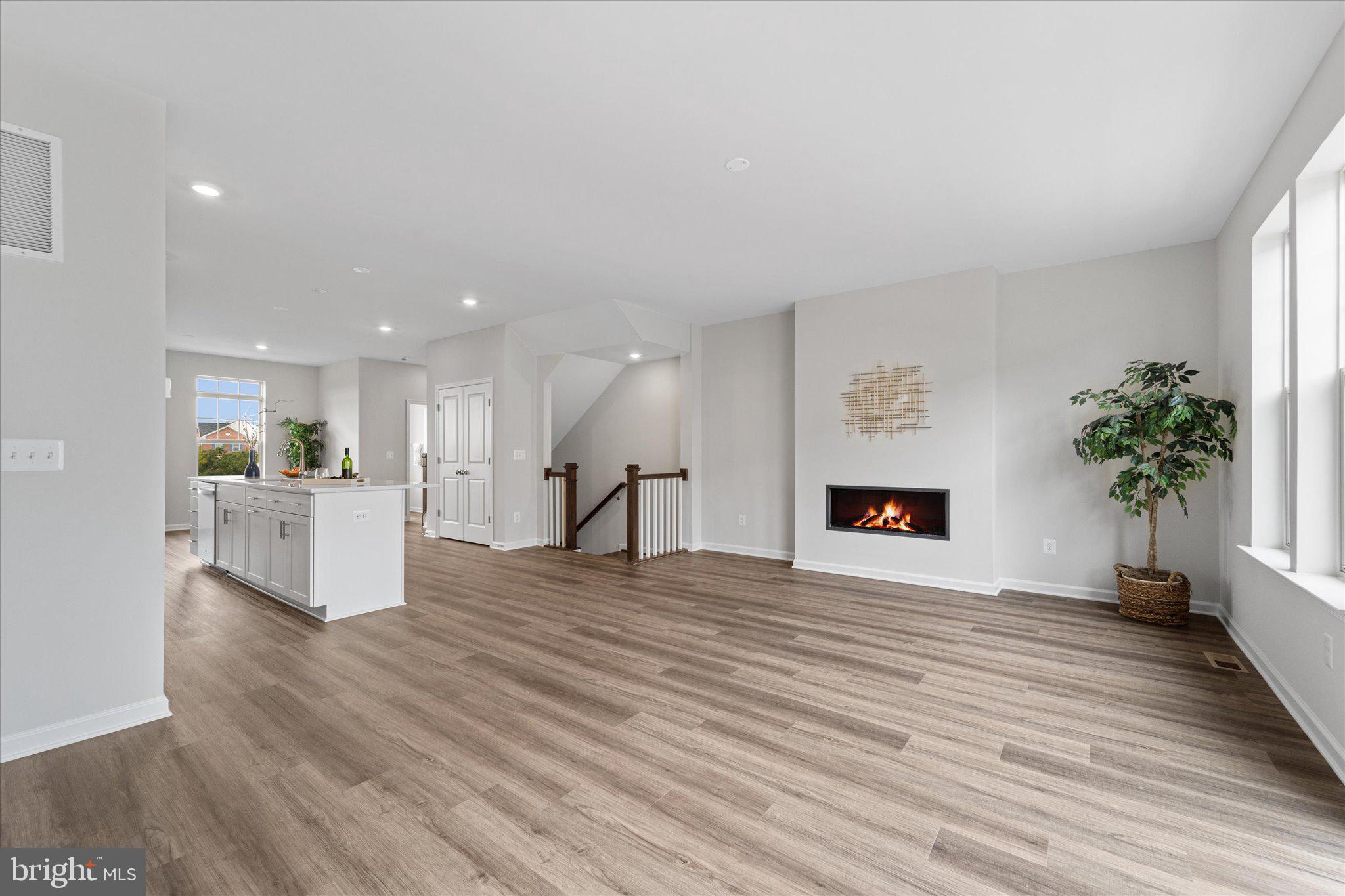 POTOMAC STATION MARKETPLACE - Residential Lease