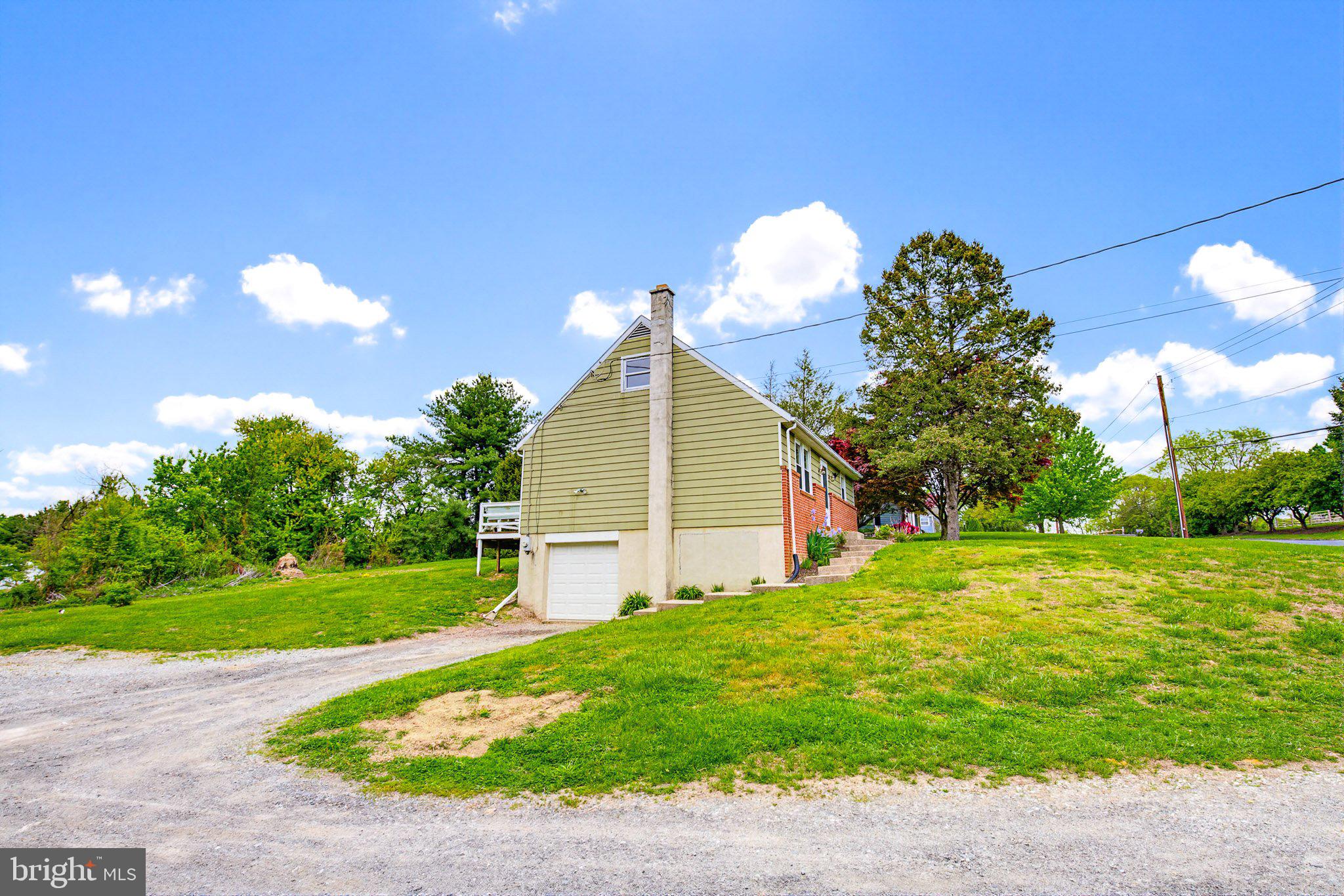 404 RIVER CORNER RD