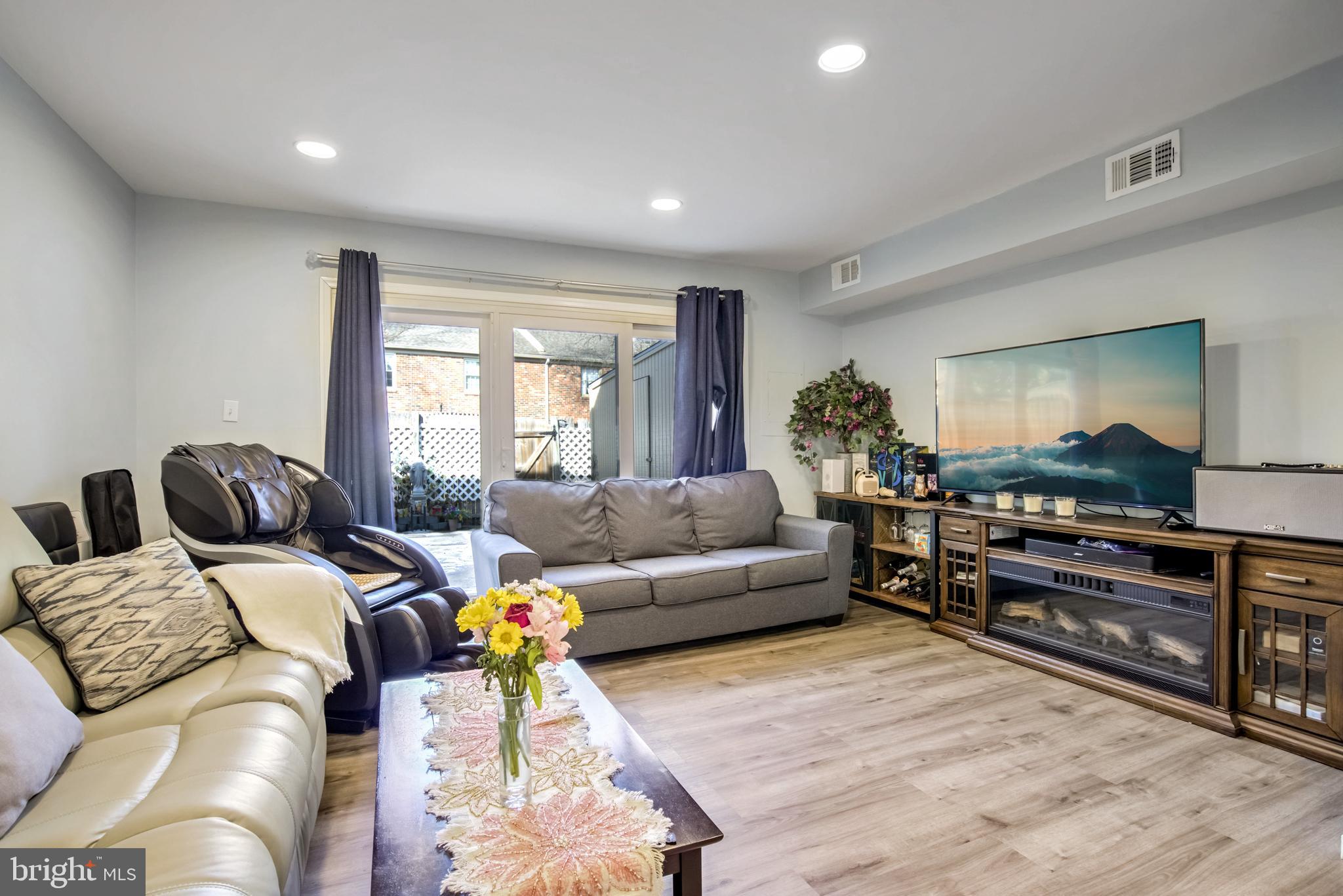8536 MILFORD COURT 899
