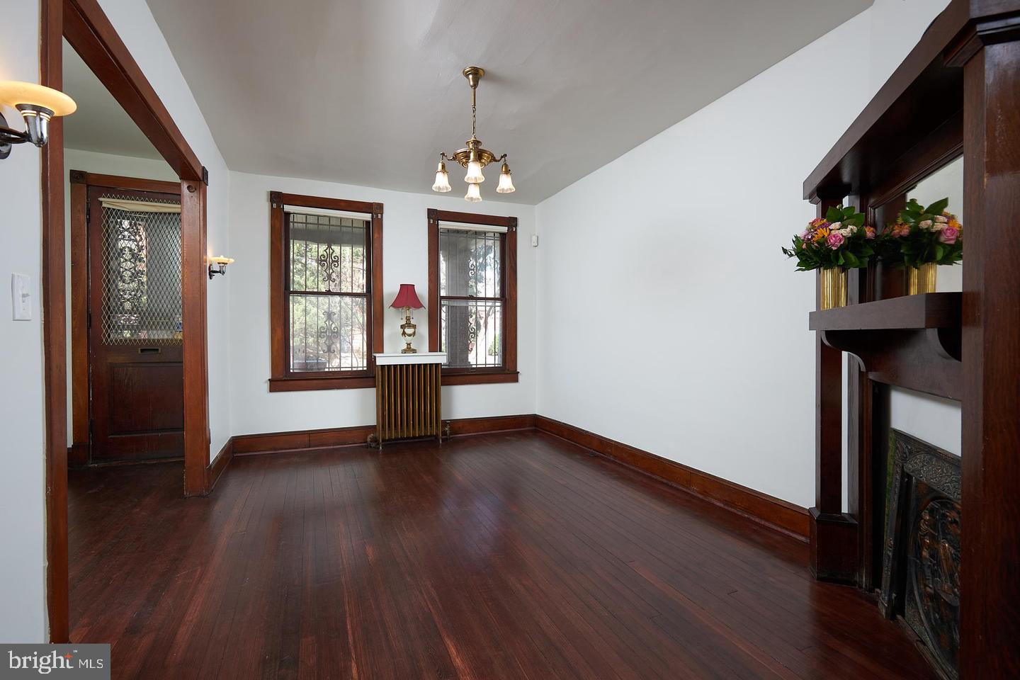 1427 E CAPITOL STREET NE