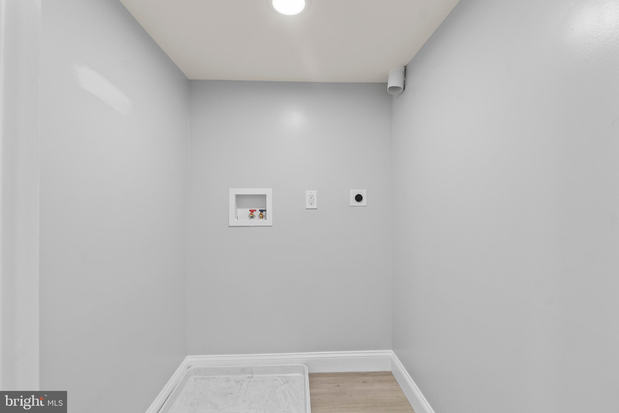 SANDTOWN-WINCHESTER - Residential