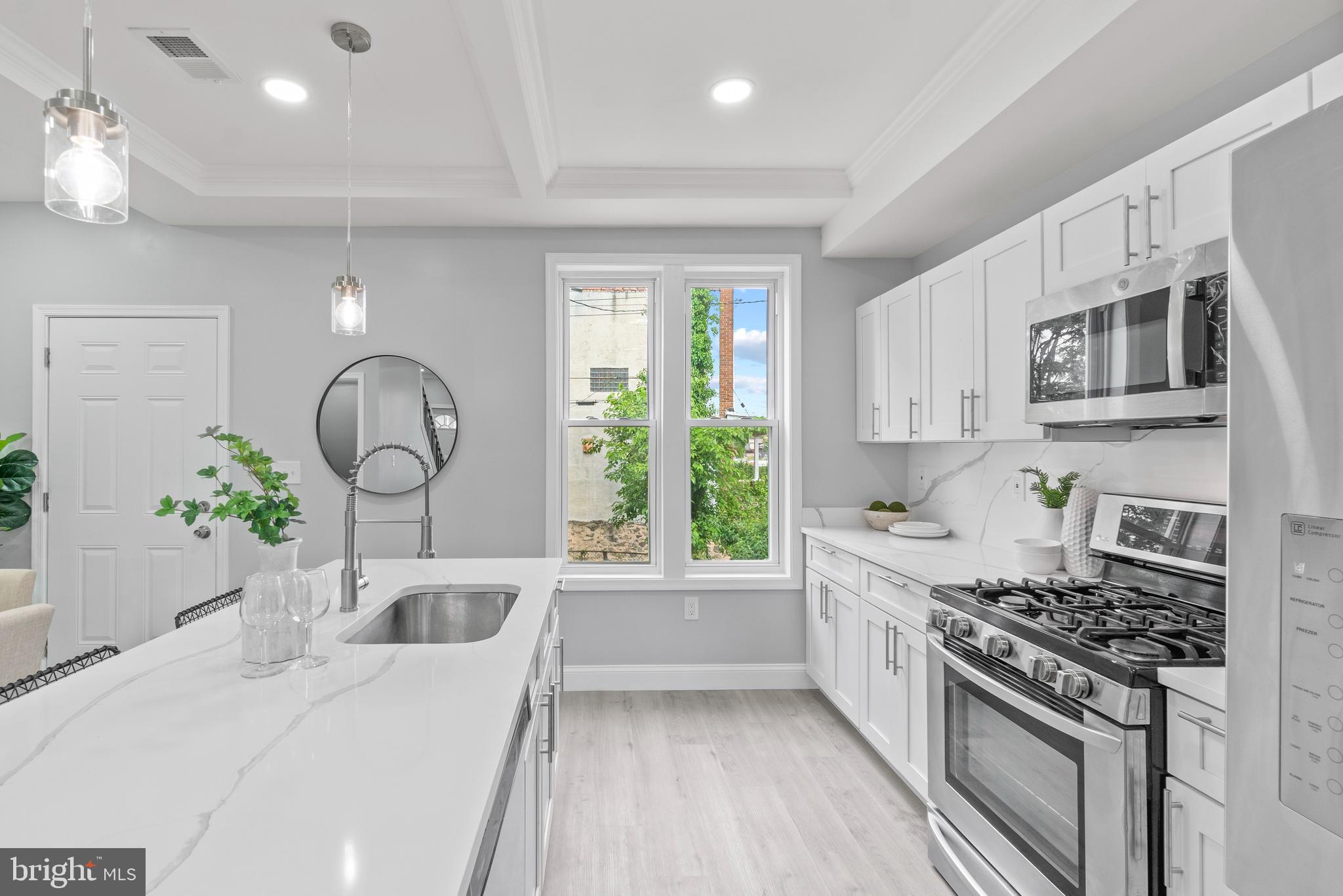 SANDTOWN-WINCHESTER - Residential
