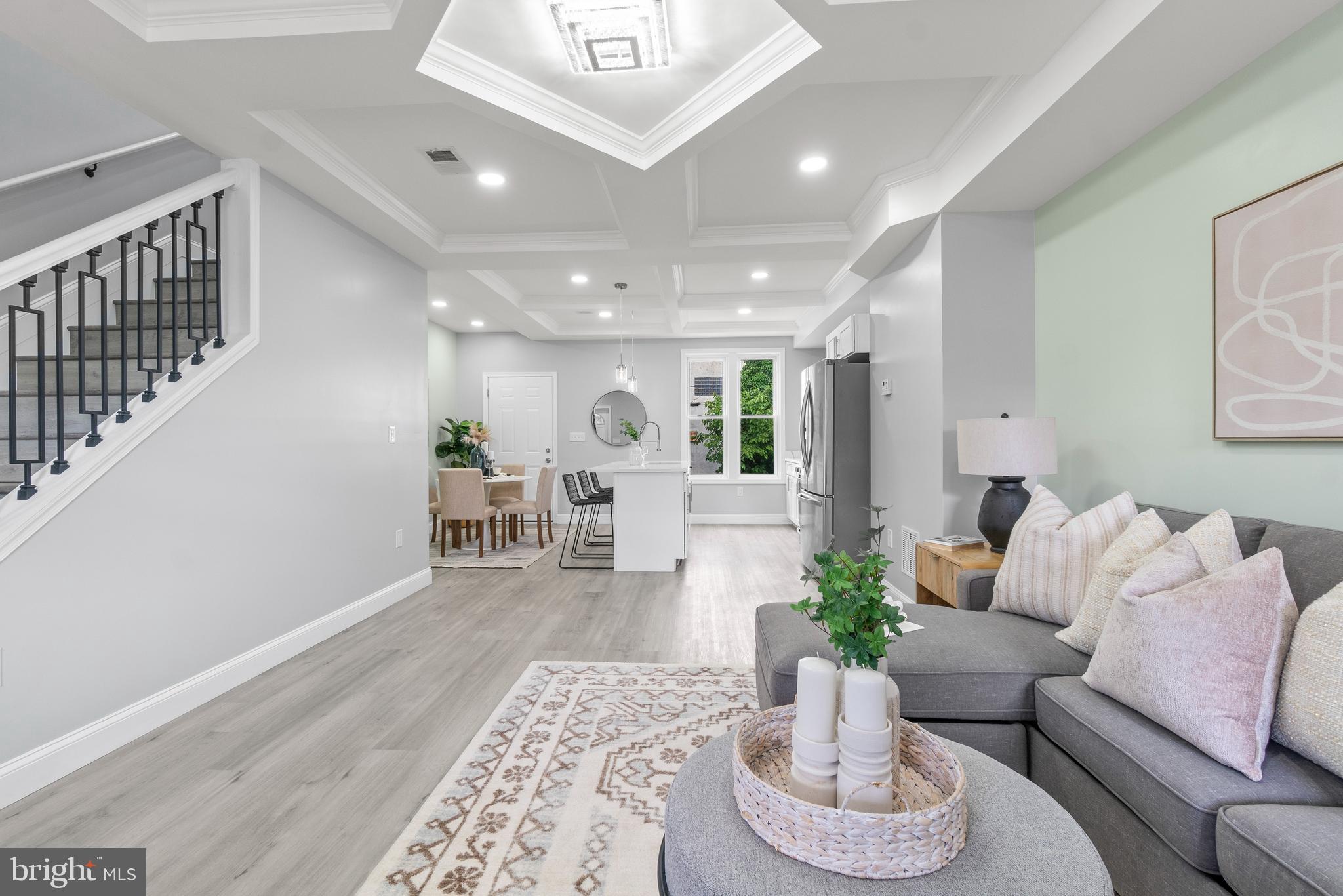 SANDTOWN-WINCHESTER - Residential