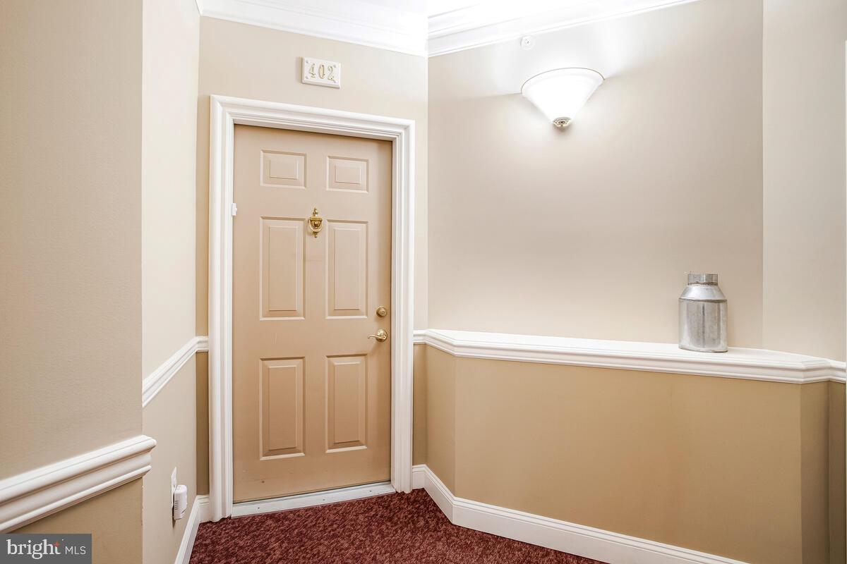 2530 KENSINGTON GARDENS 402