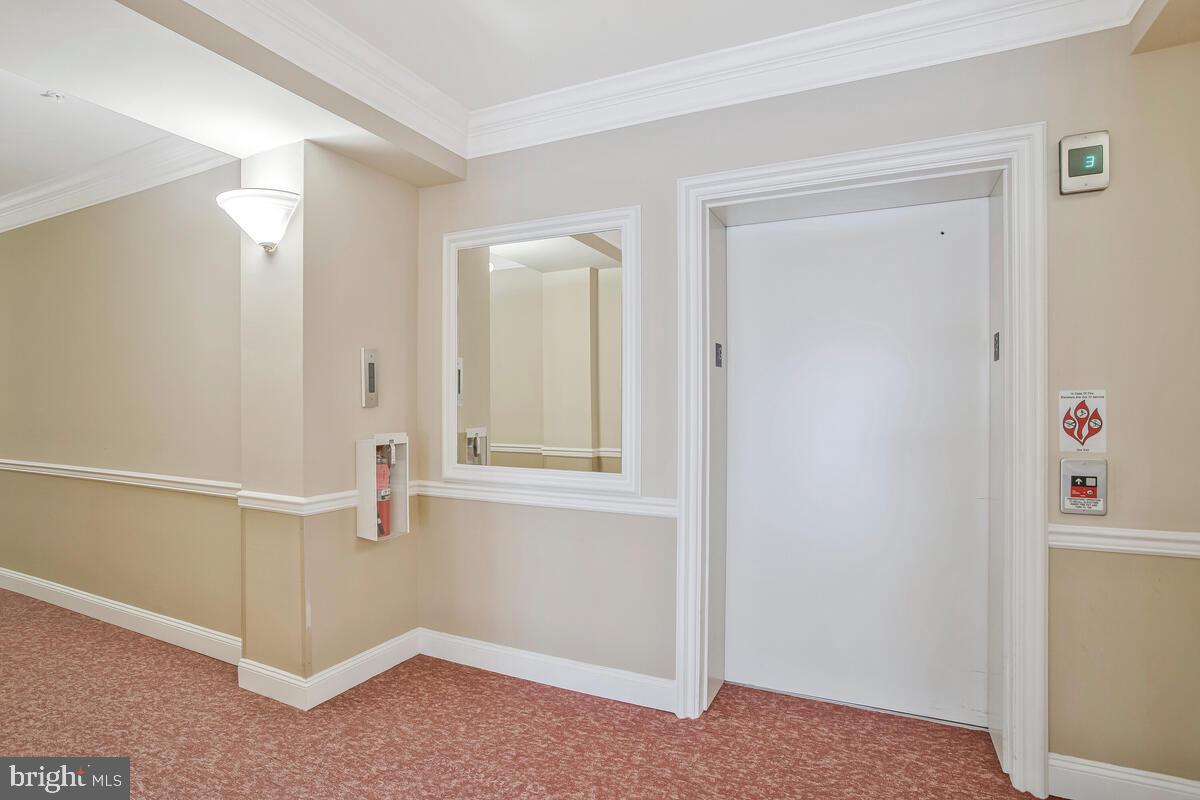 2530 KENSINGTON GARDENS 402