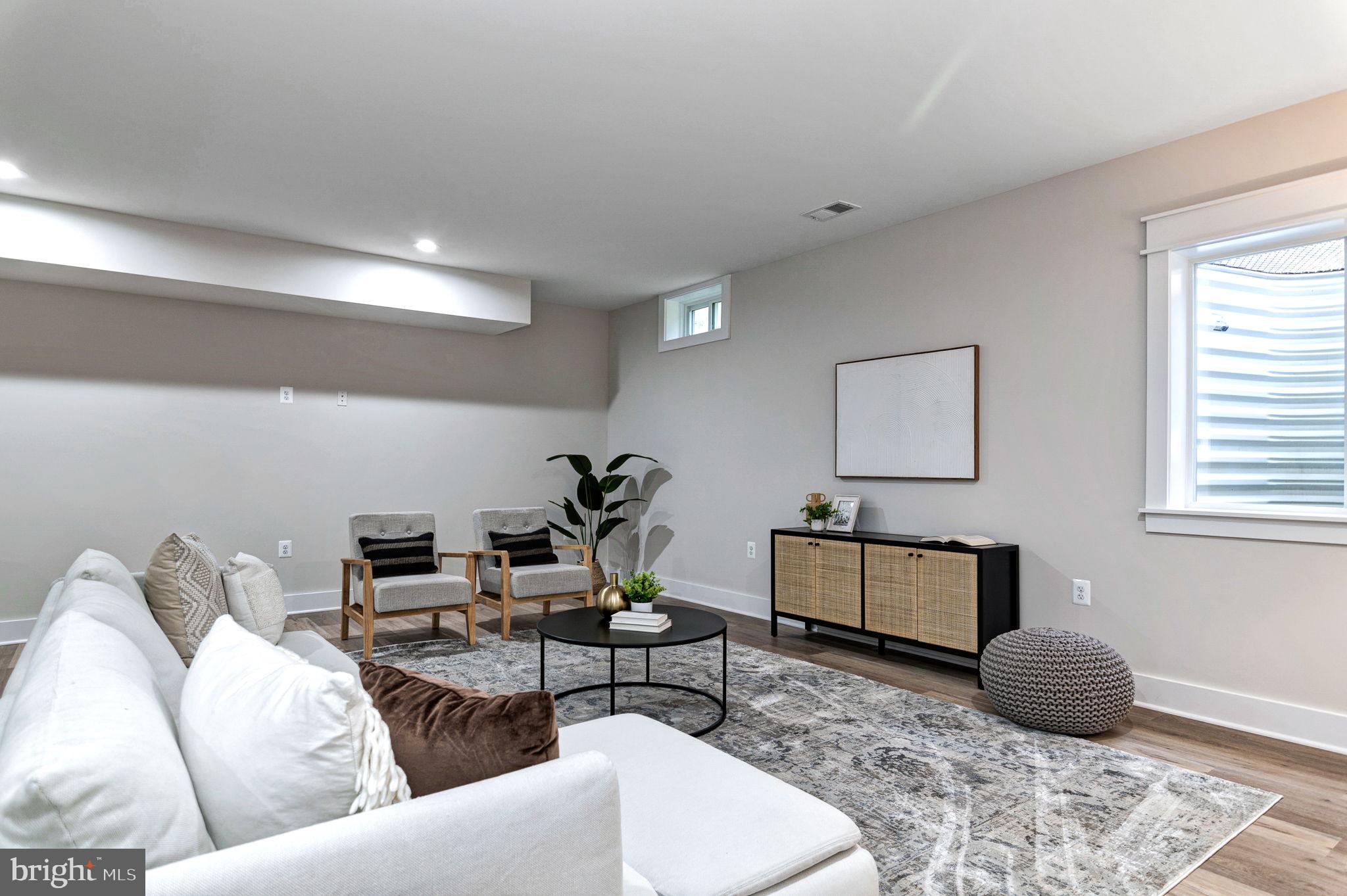 POPLAR HEIGHTS - Residential