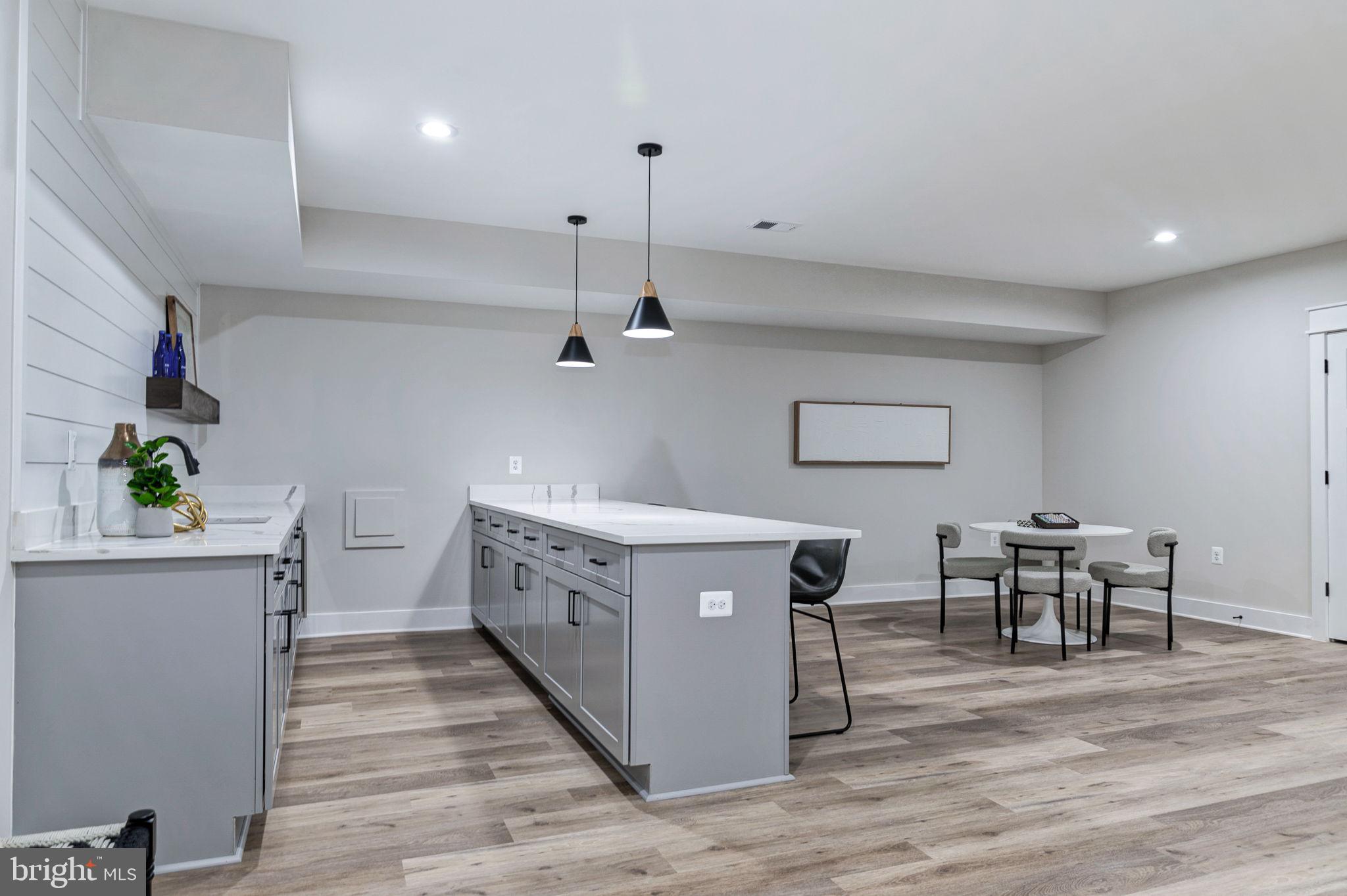 POPLAR HEIGHTS - Residential