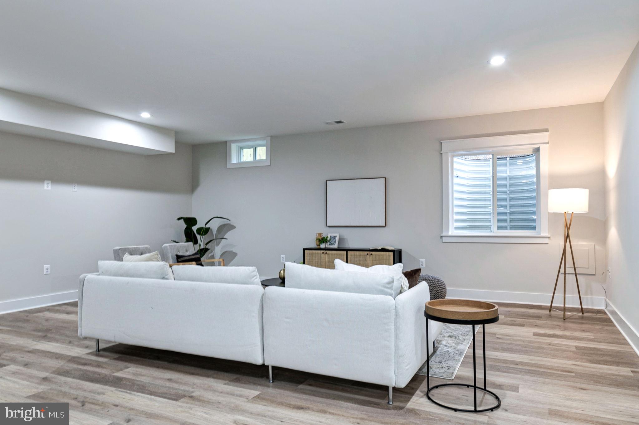 POPLAR HEIGHTS - Residential