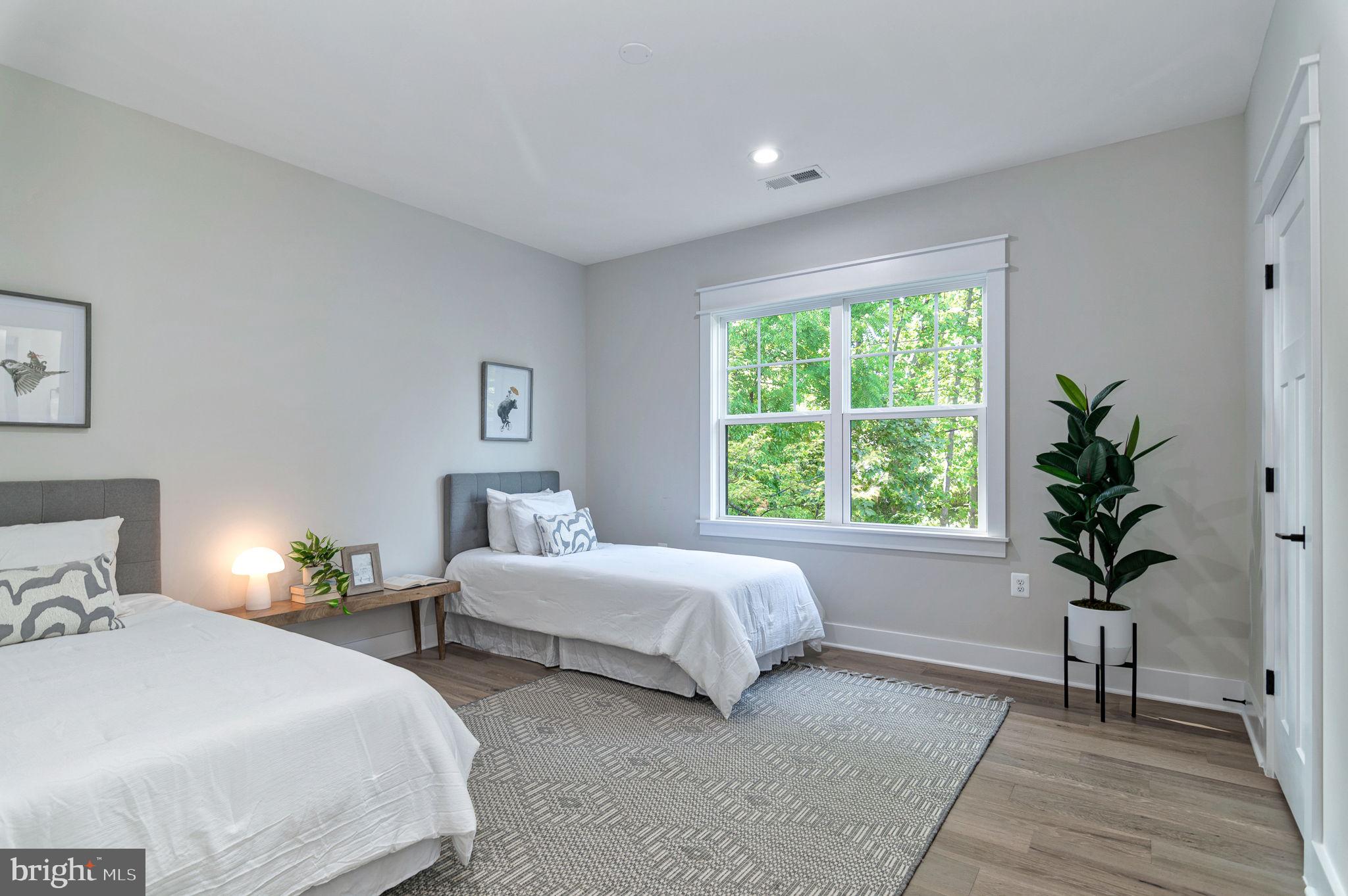 POPLAR HEIGHTS - Residential