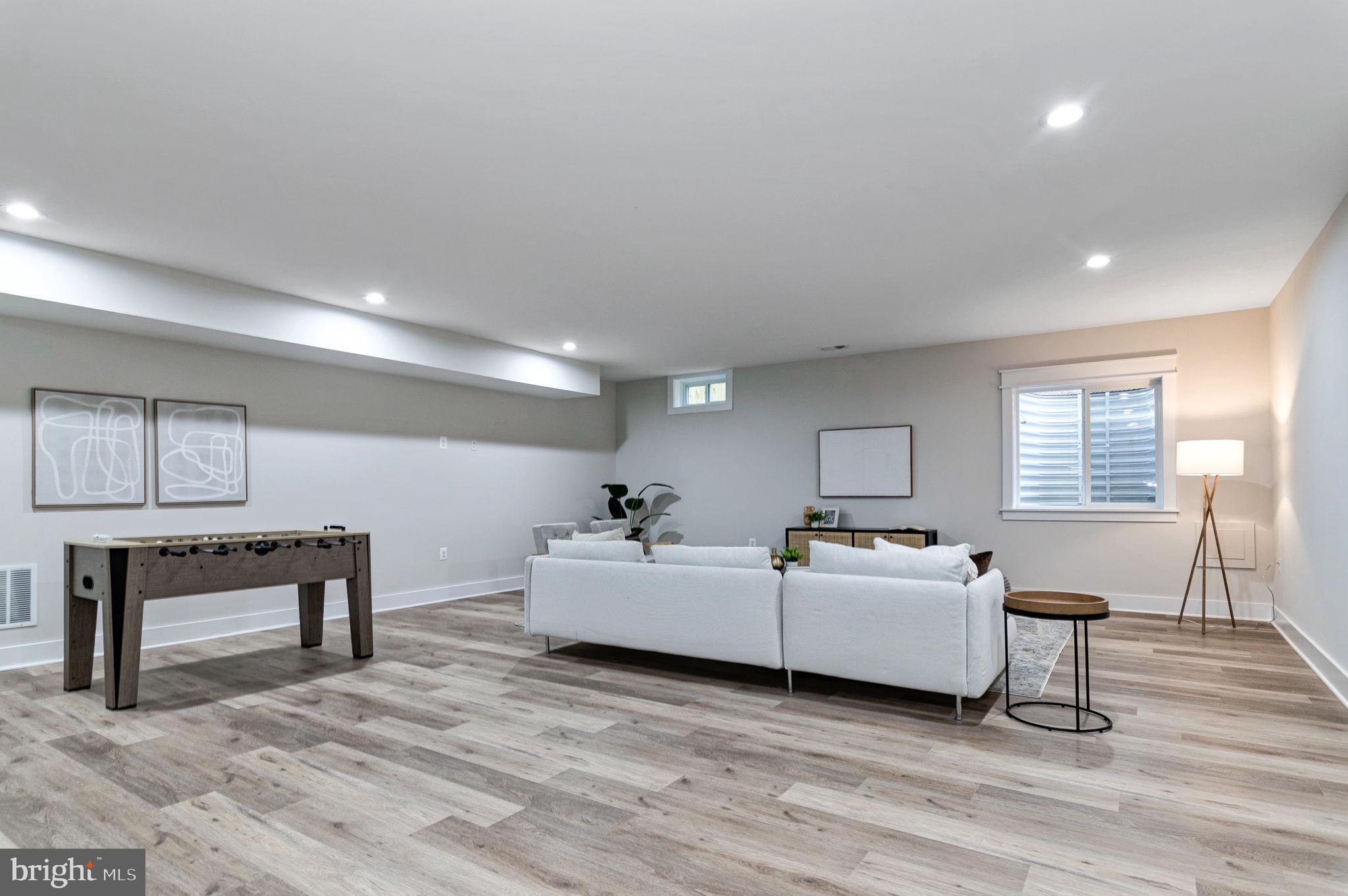 POPLAR HEIGHTS - Residential