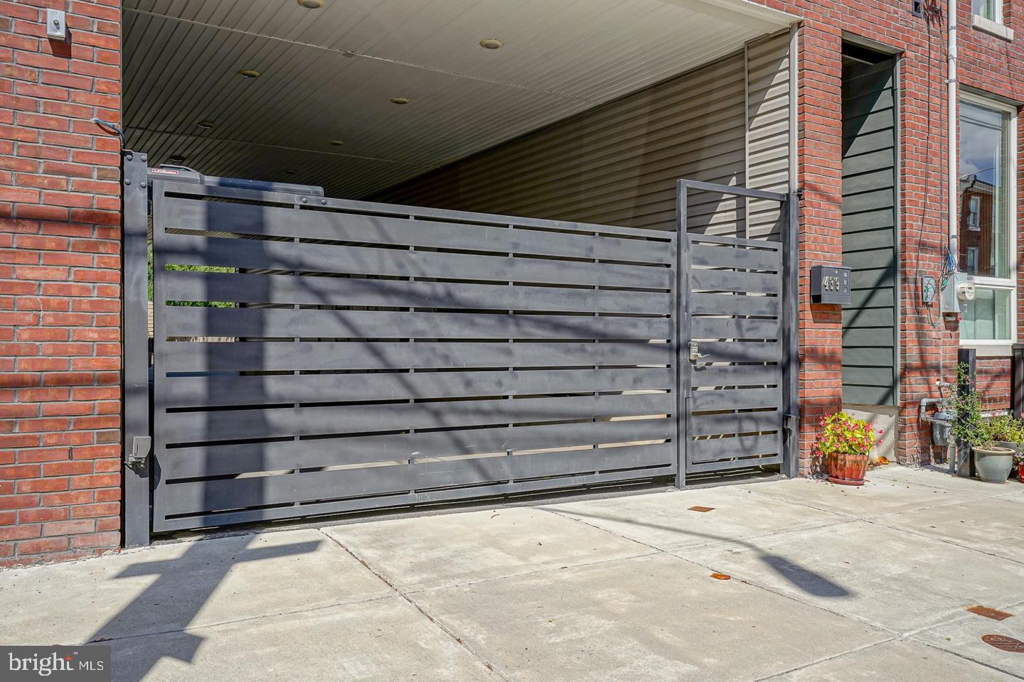 1109 EARL STREET