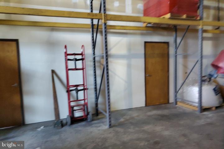 INDEPENDENCE BUSINESS CENTER - Commercial Lease