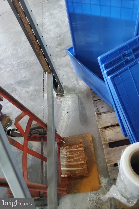 INDEPENDENCE BUSINESS CENTER - Commercial Lease