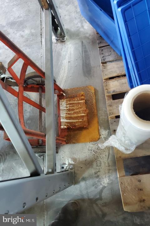 INDEPENDENCE BUSINESS CENTER - Commercial Lease