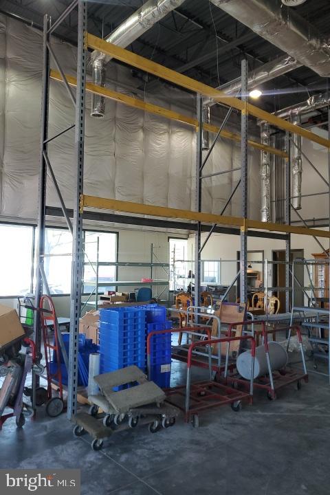 INDEPENDENCE BUSINESS CENTER - Commercial Lease