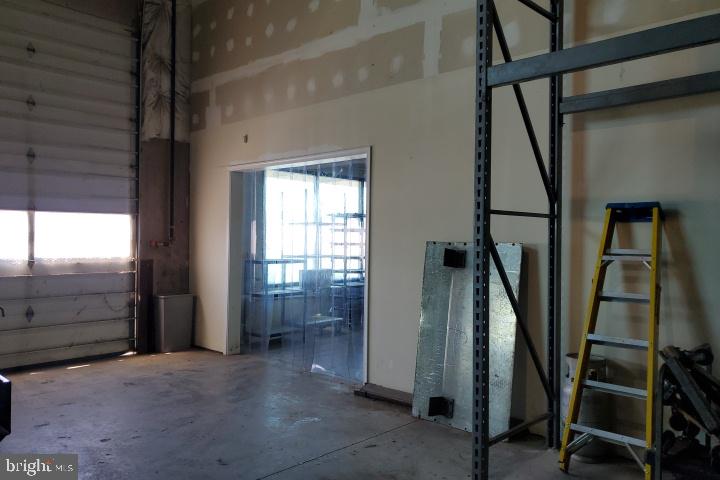 INDEPENDENCE BUSINESS CENTER - Commercial Lease