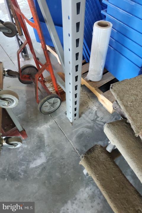 INDEPENDENCE BUSINESS CENTER - Commercial Lease