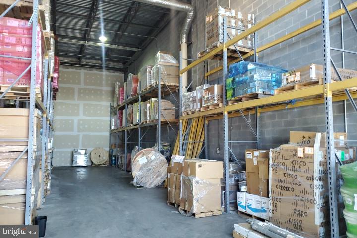 INDEPENDENCE BUSINESS CENTER - Commercial Lease