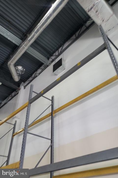 INDEPENDENCE BUSINESS CENTER - Commercial Lease