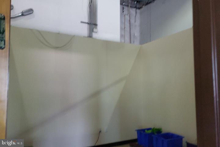 INDEPENDENCE BUSINESS CENTER - Commercial Lease