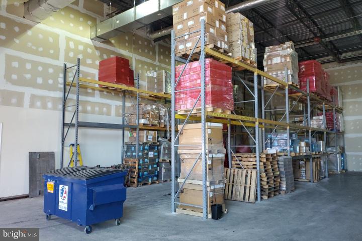 INDEPENDENCE BUSINESS CENTER - Commercial Lease