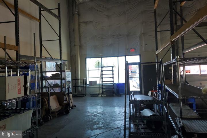 INDEPENDENCE BUSINESS CENTER - Commercial Lease