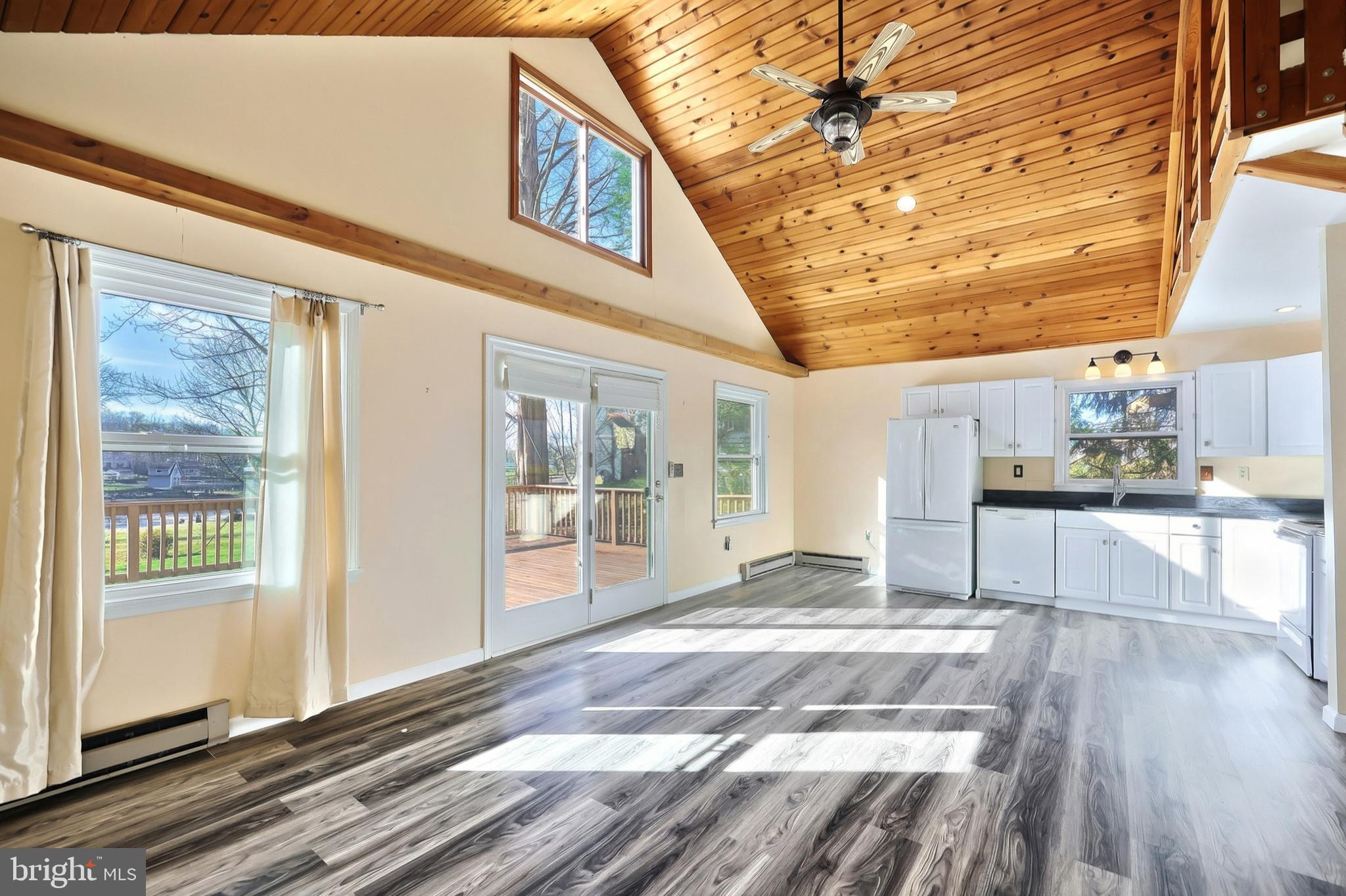 LAKE MEADE - Residential