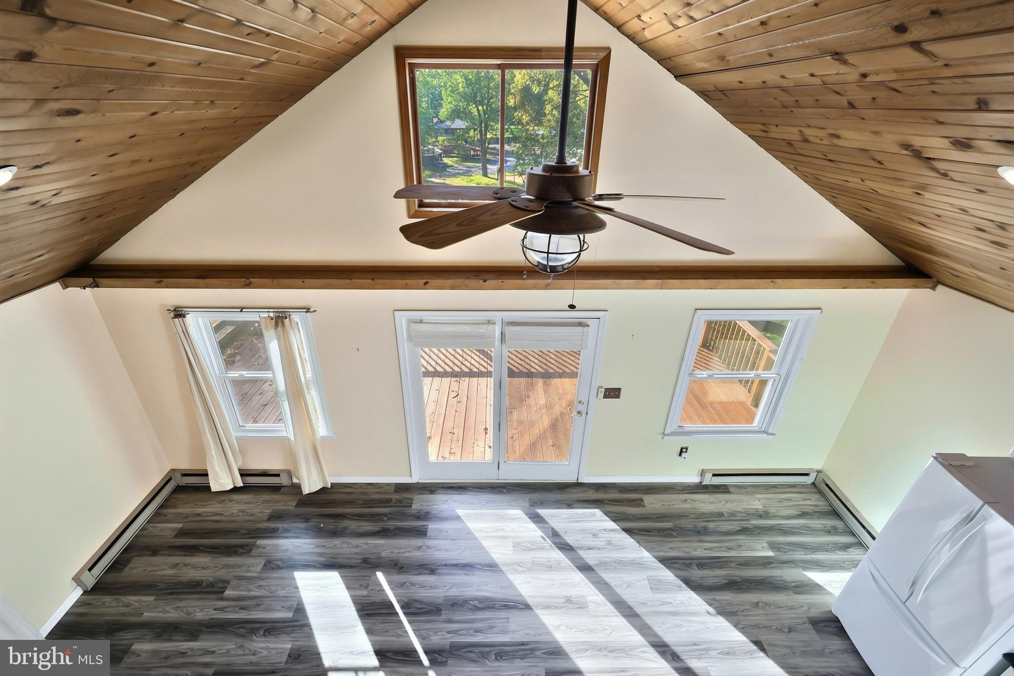 LAKE MEADE - Residential