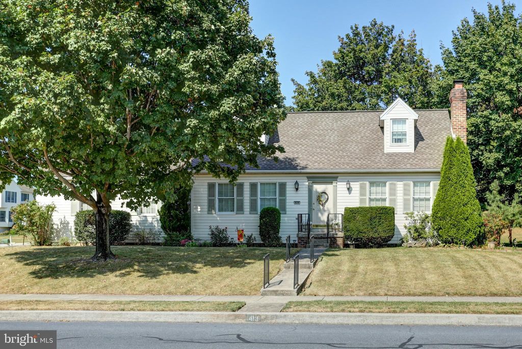 Photo of 419 Clemens Drive, DILLSBURG, PA 17019 (MLS # PAYK2090488)