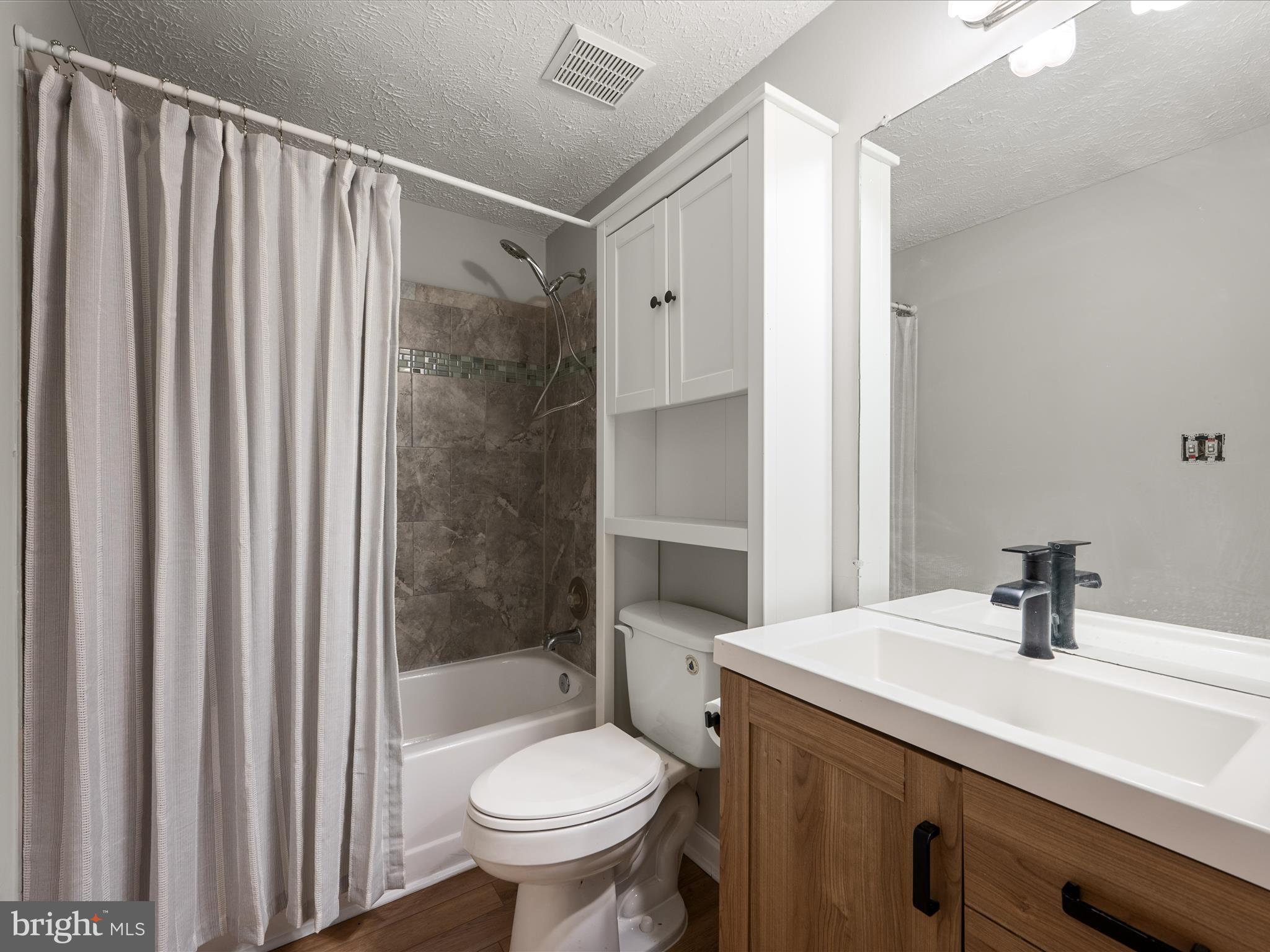 MONTCLAIR ST4 - Residential