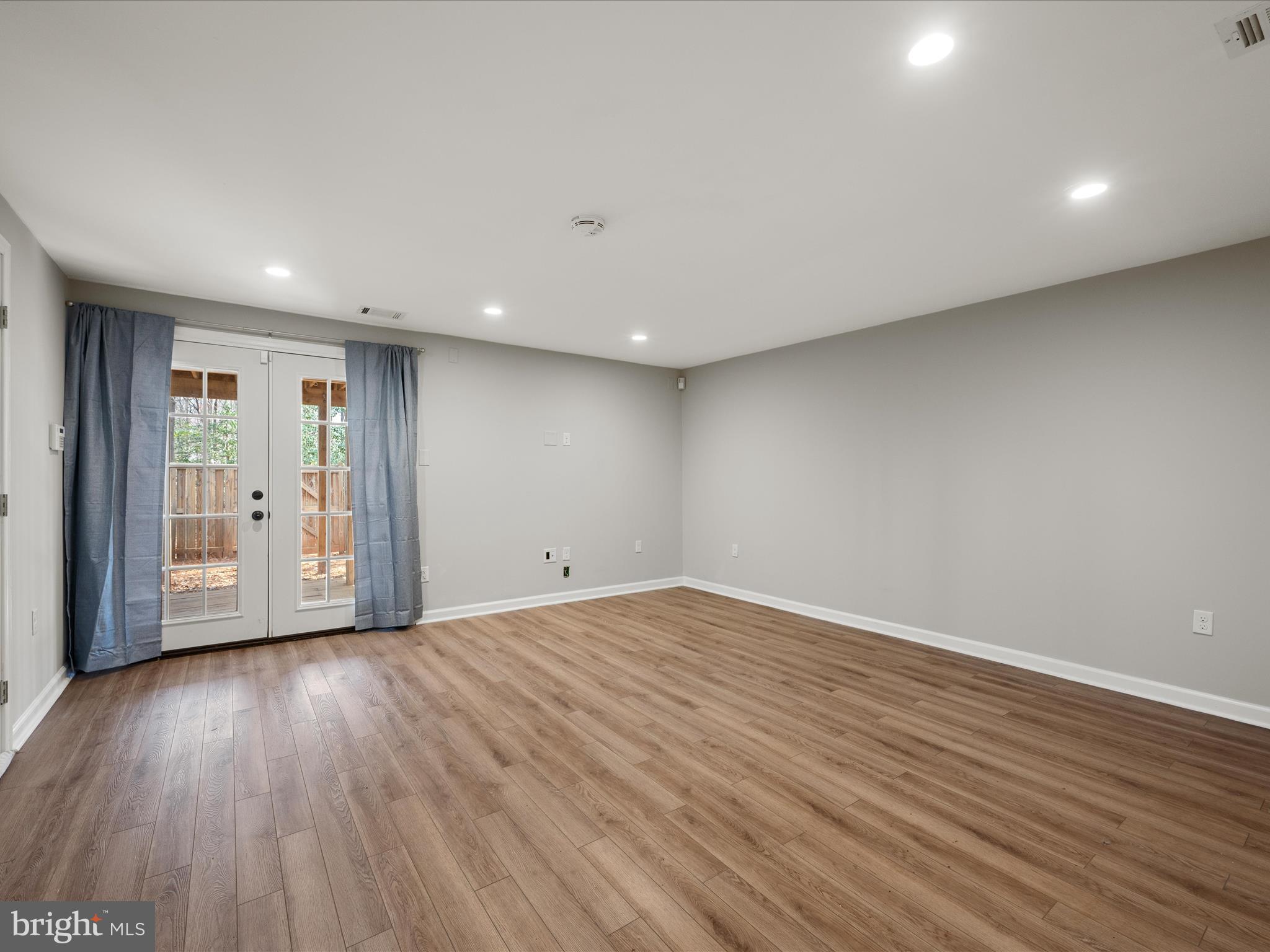 MONTCLAIR ST4 - Residential