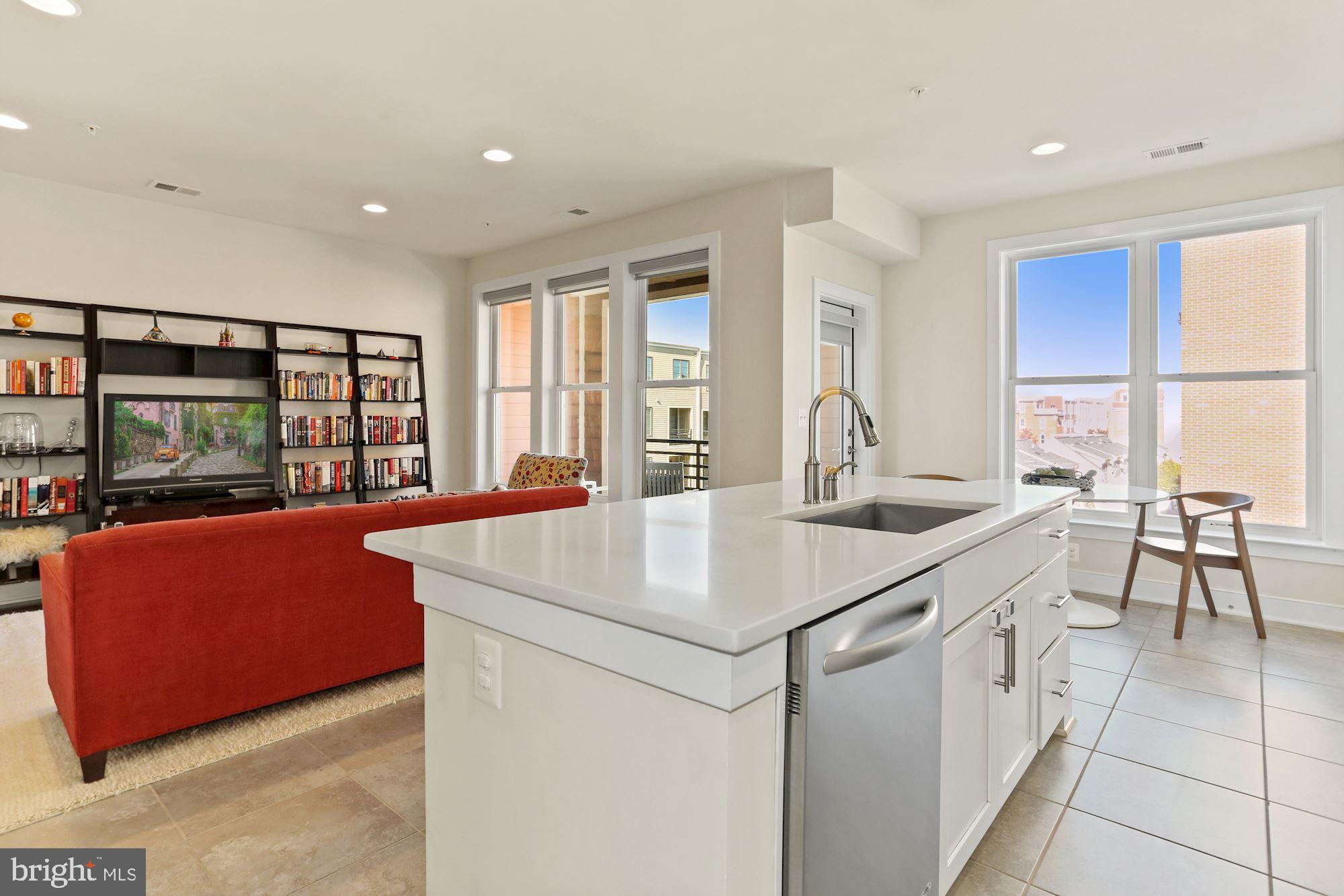 POTOMAC YARD CONDOMINIUM - Residential