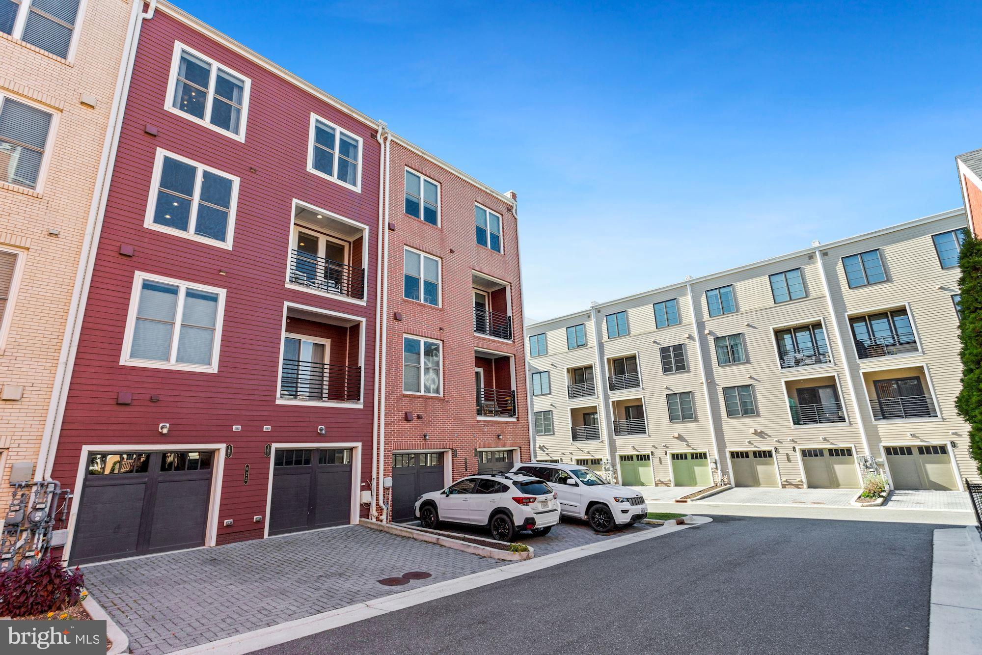 POTOMAC YARD CONDOMINIUM - Residential