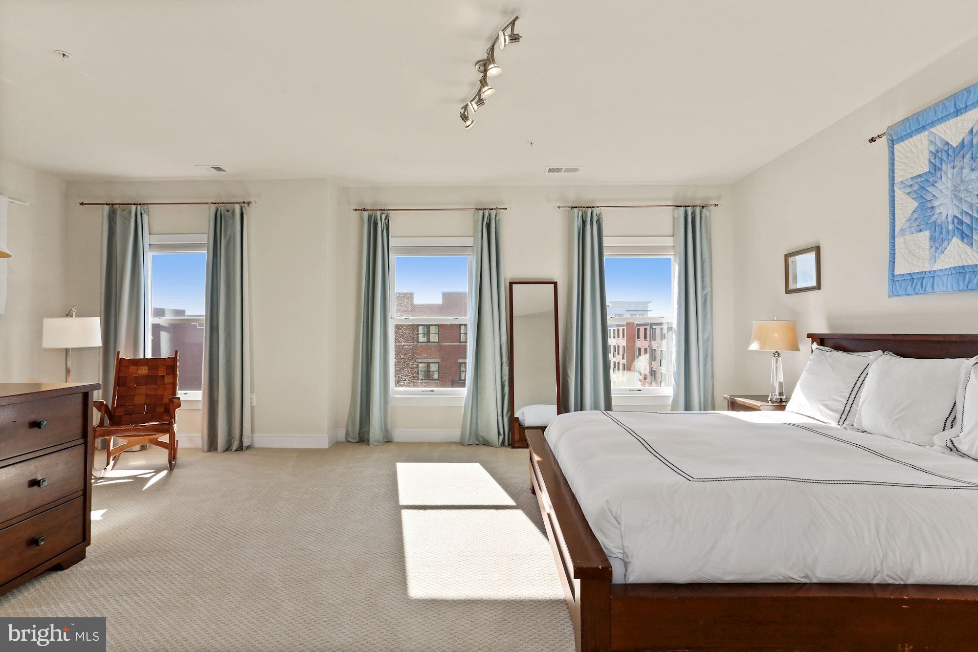 POTOMAC YARD CONDOMINIUM - Residential