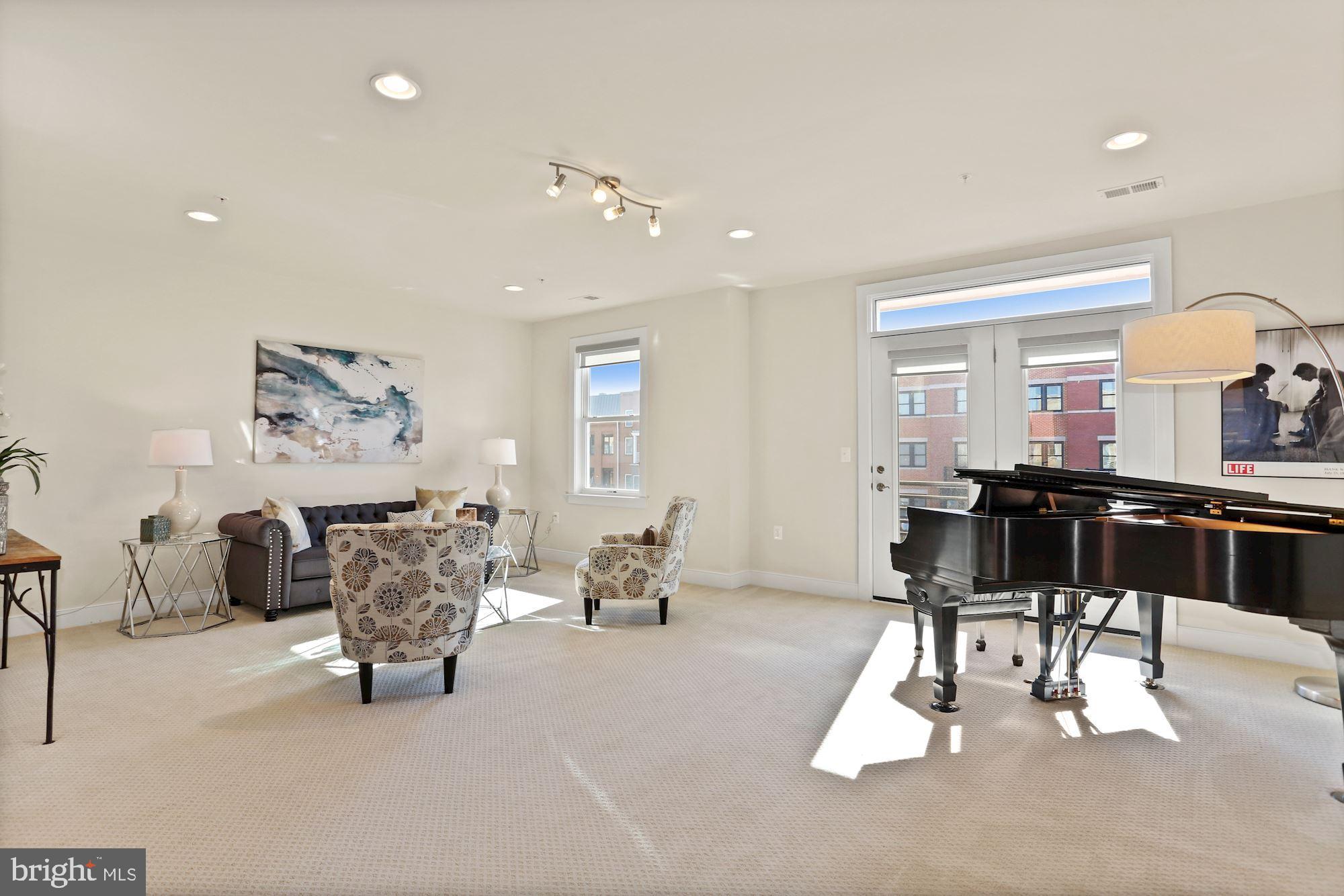 POTOMAC YARD CONDOMINIUM - Residential