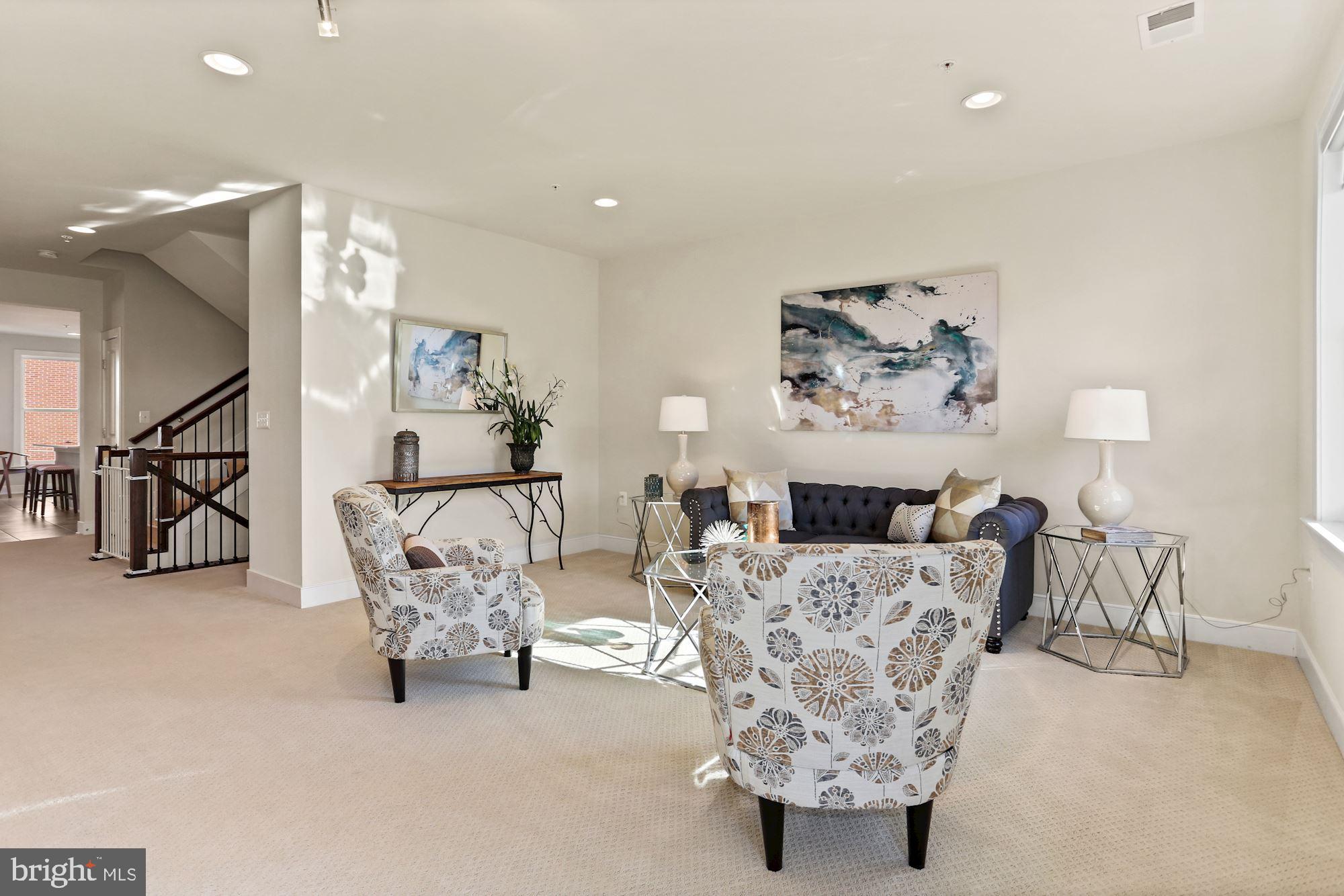 POTOMAC YARD CONDOMINIUM - Residential